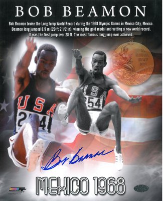 Bob Beamon signed Team USA Track & Field 16X20 Photo 1968 Mexico Olympics World Record