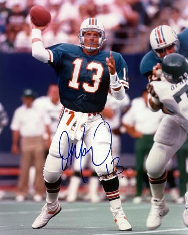 Dan Marino signed Miami Dolphins 8x10 Photo #13- Beckett Review/NFL Alumni LOA