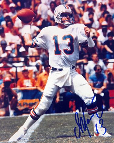 Dan Marino signed Miami Dolphins 8x10 Photo #13- Beckett Review/NFL Alumni LOA