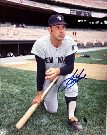 Tom Tresh signed New York Yankees MLB Licensed 8x10 Photo minor dings- COA (62 AL ROY)
