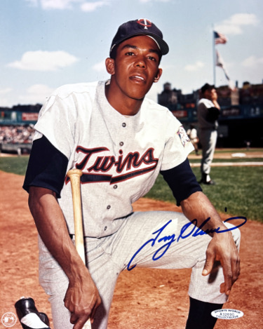 Tony Oliva signed Minnesota Twins MLB 8x10 Photo- Sports World Collectibles #A32690/COA (HOF/ROY/GG)
