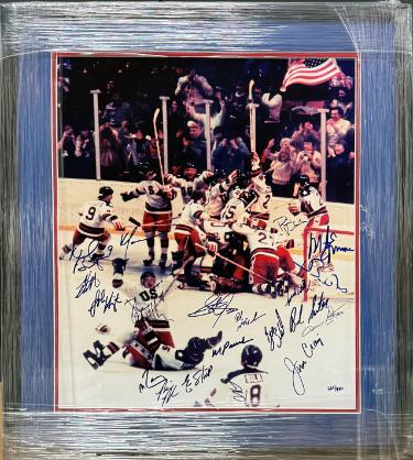 1980 USA Olympic Gold Hockey Team Signed 16x20 Photo 20 Sigs Custom Framing  Beckett Rev (Jim Craig/Mike Eruzione/Neal Broten)