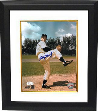 Bobby Shantz signed New York Yankees 8x10 Photo Custom Framing - JSA Hologram