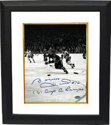 Bobby Hull signed Chicago Blackhawks Vintage B&W 8x10 Photo Custom Framing w/ 61 Cup Champs - Schwartz Hologram