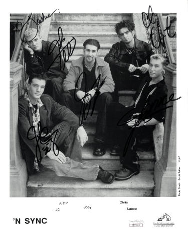 'N SYNC Complete Band signed 1997 RCA Records 8x10 Photo 5 SigsJSA LOA- Justin Timberlake/JC/L.Bass/Joey Fatone/C. Kirkpatrick