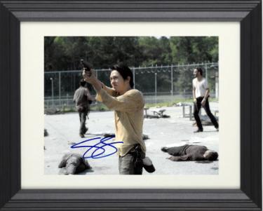 Steven Yeun signed The Walking Dead Glenn Rhee 8x10 Photo Custom Framing- COA