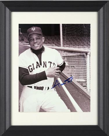 Willie Mays signed New York Giants Vintage 8x10 Photo Custom Framing- The Score Board COA