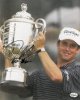 David Toms signed 8x10 Photo 2001 PGA Championship w/ Trophy (vertical)
